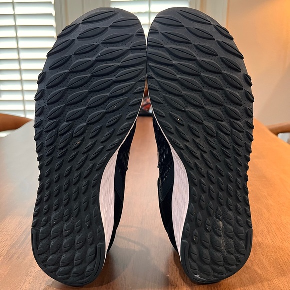 New Balance Men’s Fresh Foam Arishi Running Shoes Black Size 12D US - Picture 8 of 11